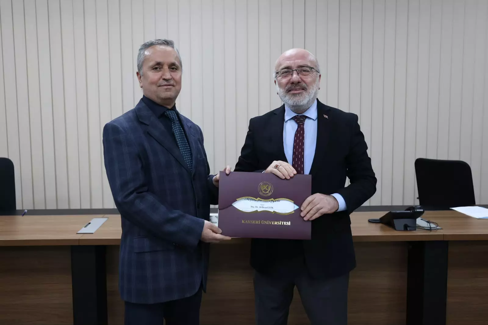 KAYÜ’lü Akademisyenlere Uluslararası Başarıları Dolayısıyla Teşekkür Belgesi Verildi
